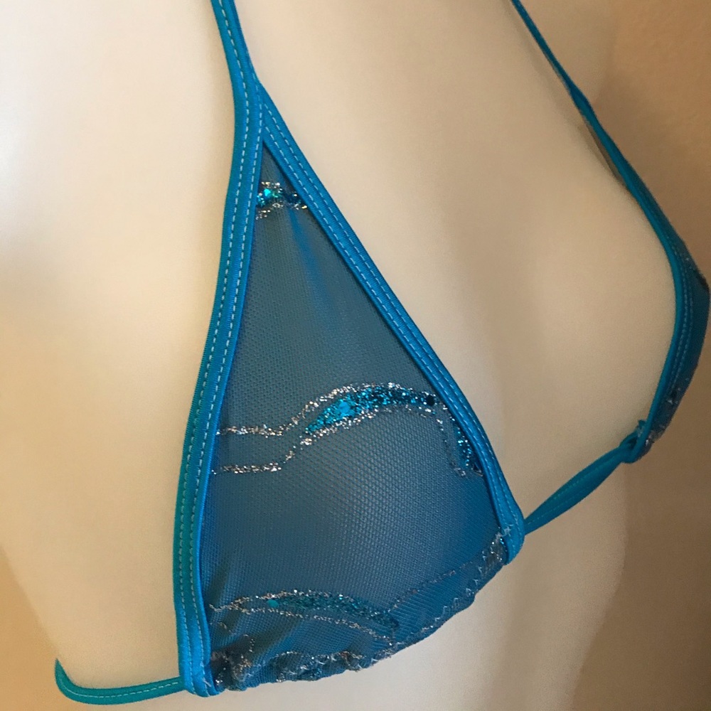Bikini - Picture 4 of 7